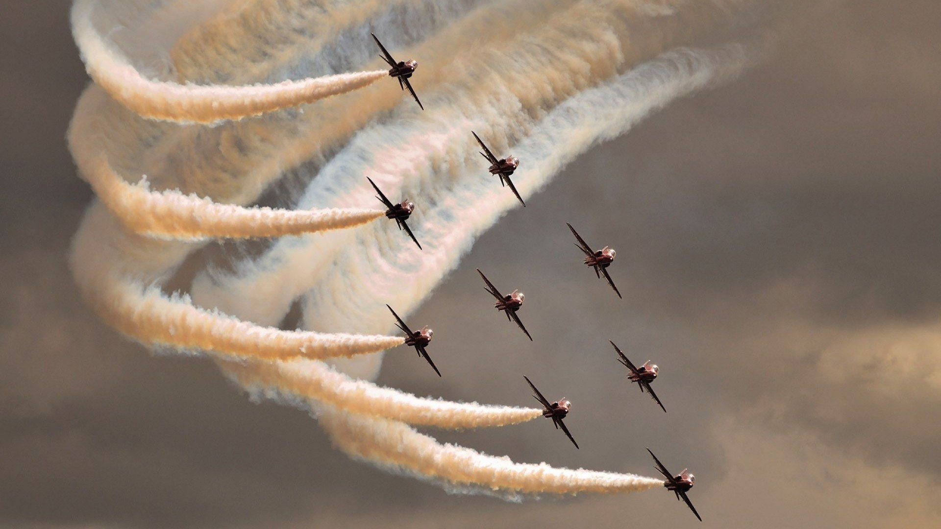 开云网页版-替补席边路球员是否更容易制造比赛变量，足球比赛替补席距离边线距离