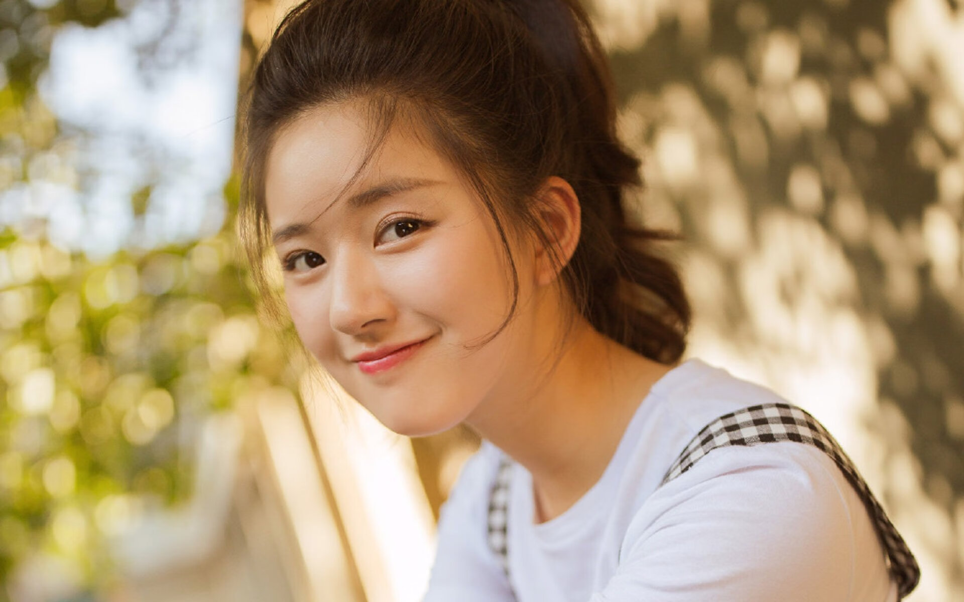 纽卡斯尔整体协作压制对方控球意图,纽卡斯尔球队