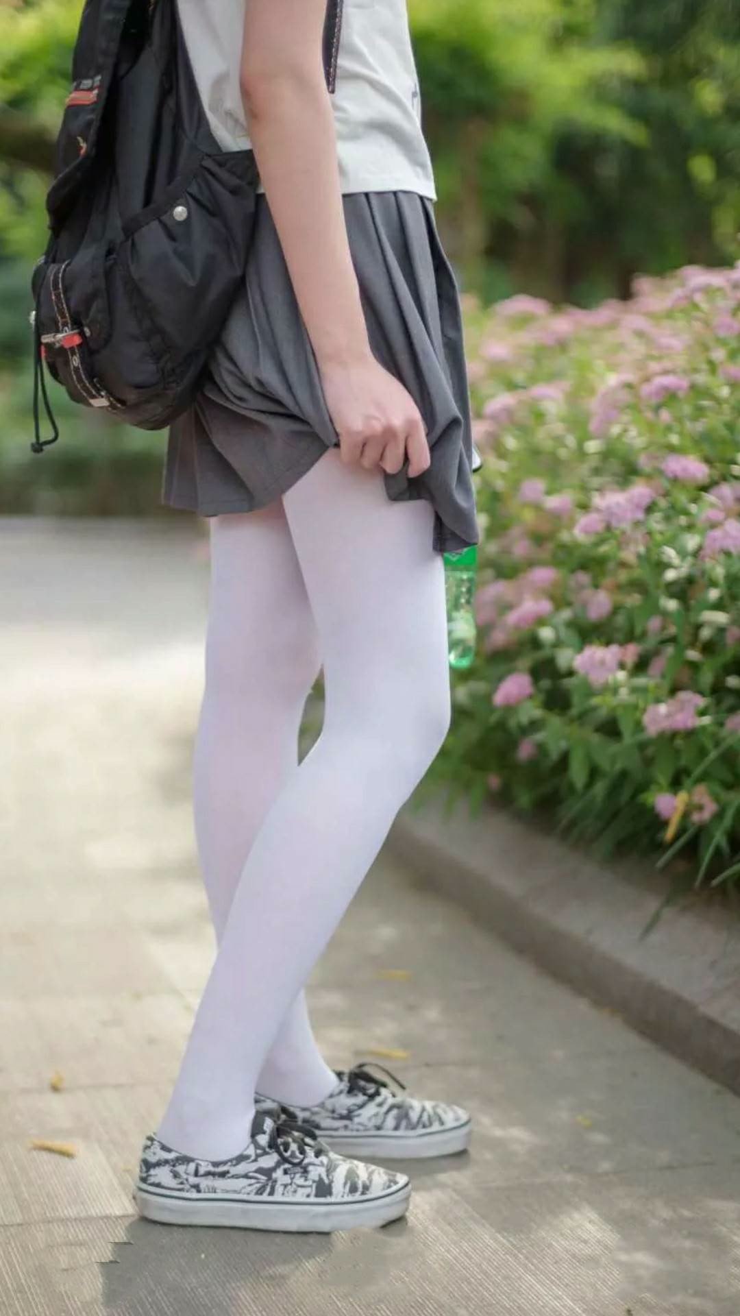 哈登持球主导进攻快船节奏更加流畅，哈登打快船数据